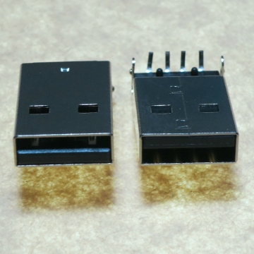 3211-APDE-01UB - USB A-TYPE R/A Black  housing 1u